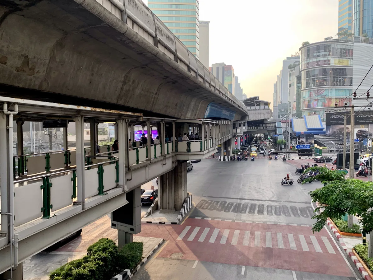 อโศก–ทองหล่อ